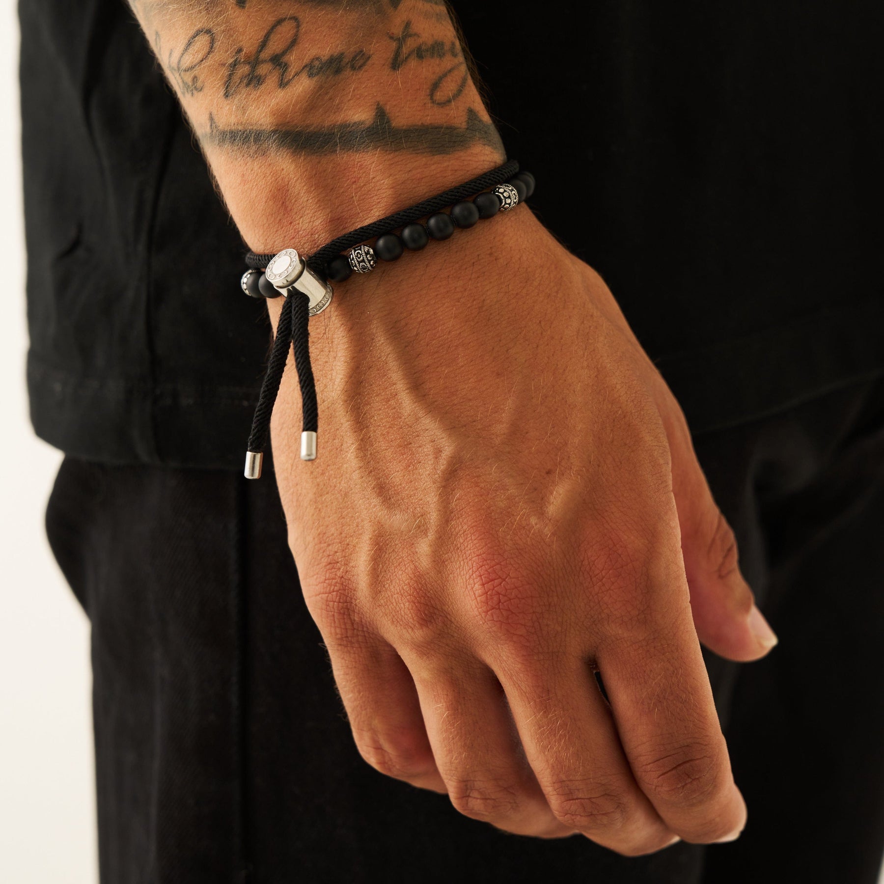 PULSEIRA BLACK CORD TOGGLE (PRATA)